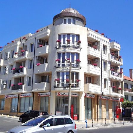 St. George Apartments Νεσέμπαρ Εξωτερικό φωτογραφία