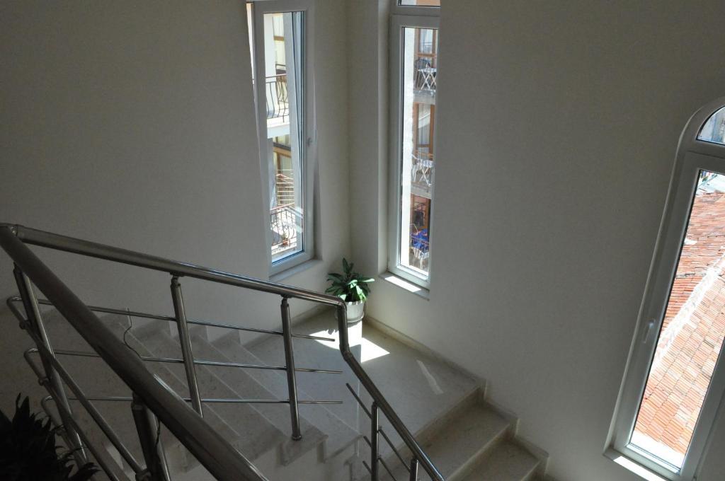 St. George Apartments Νεσέμπαρ Εξωτερικό φωτογραφία