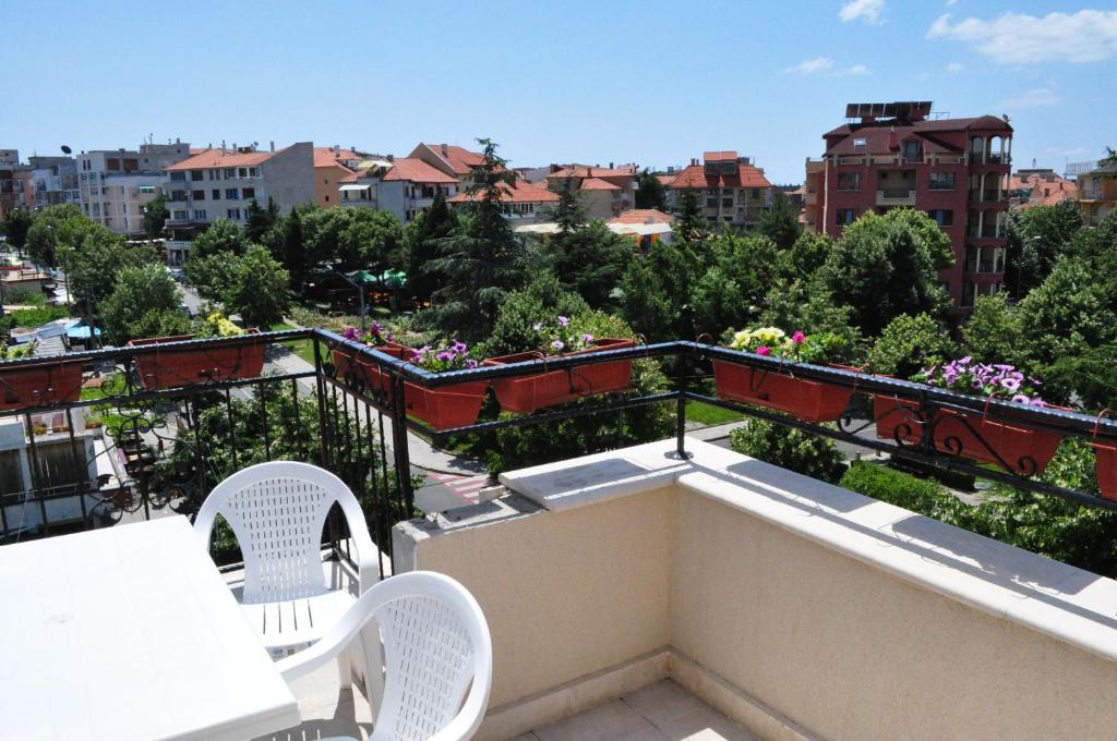 St. George Apartments Νεσέμπαρ Δωμάτιο φωτογραφία