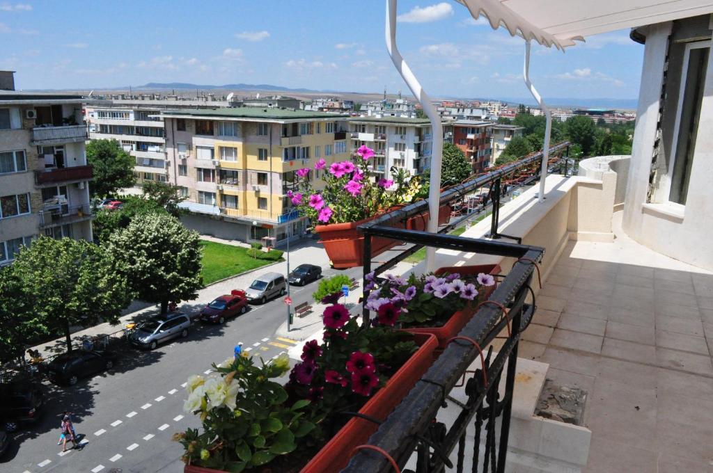 St. George Apartments Νεσέμπαρ Δωμάτιο φωτογραφία