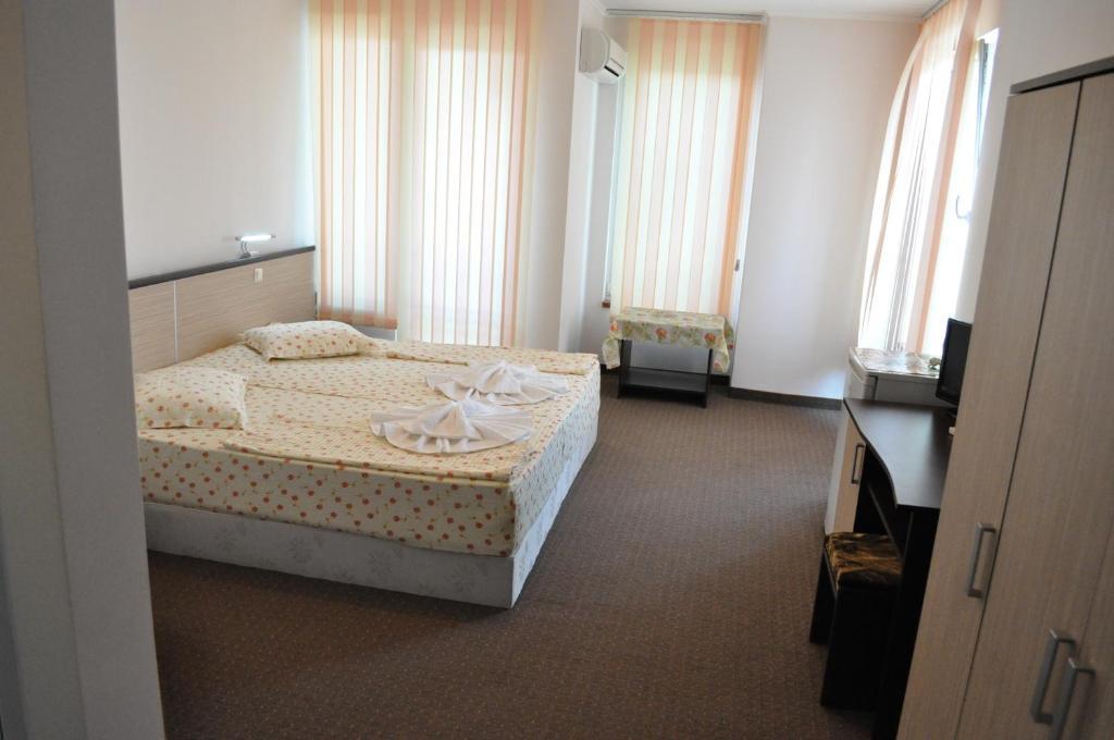 St. George Apartments Νεσέμπαρ Δωμάτιο φωτογραφία