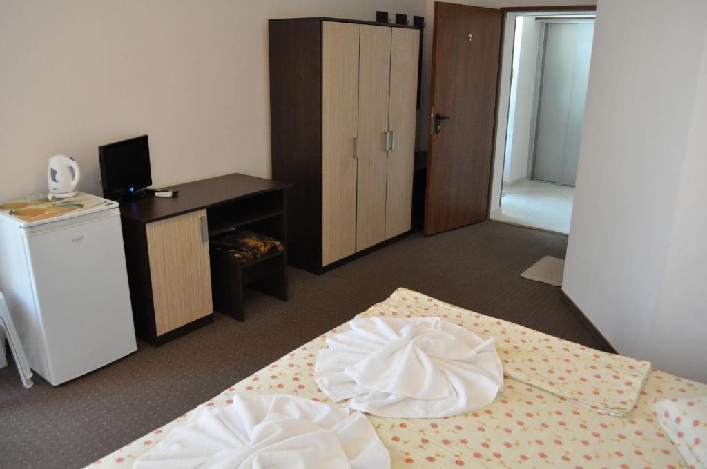 St. George Apartments Νεσέμπαρ Δωμάτιο φωτογραφία