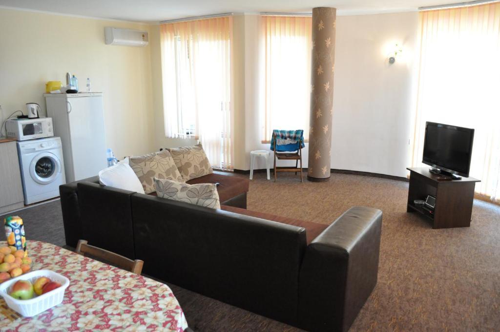 St. George Apartments Νεσέμπαρ Δωμάτιο φωτογραφία