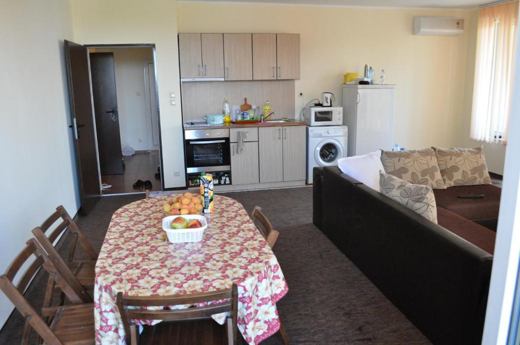 St. George Apartments Νεσέμπαρ Δωμάτιο φωτογραφία