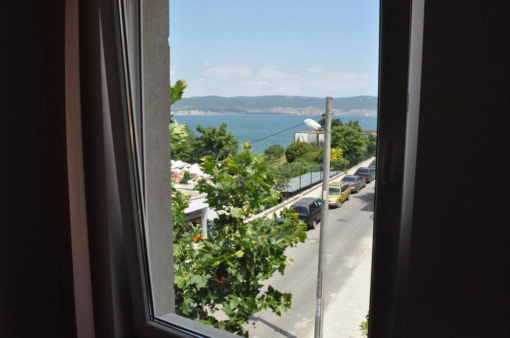 St. George Apartments Νεσέμπαρ Δωμάτιο φωτογραφία