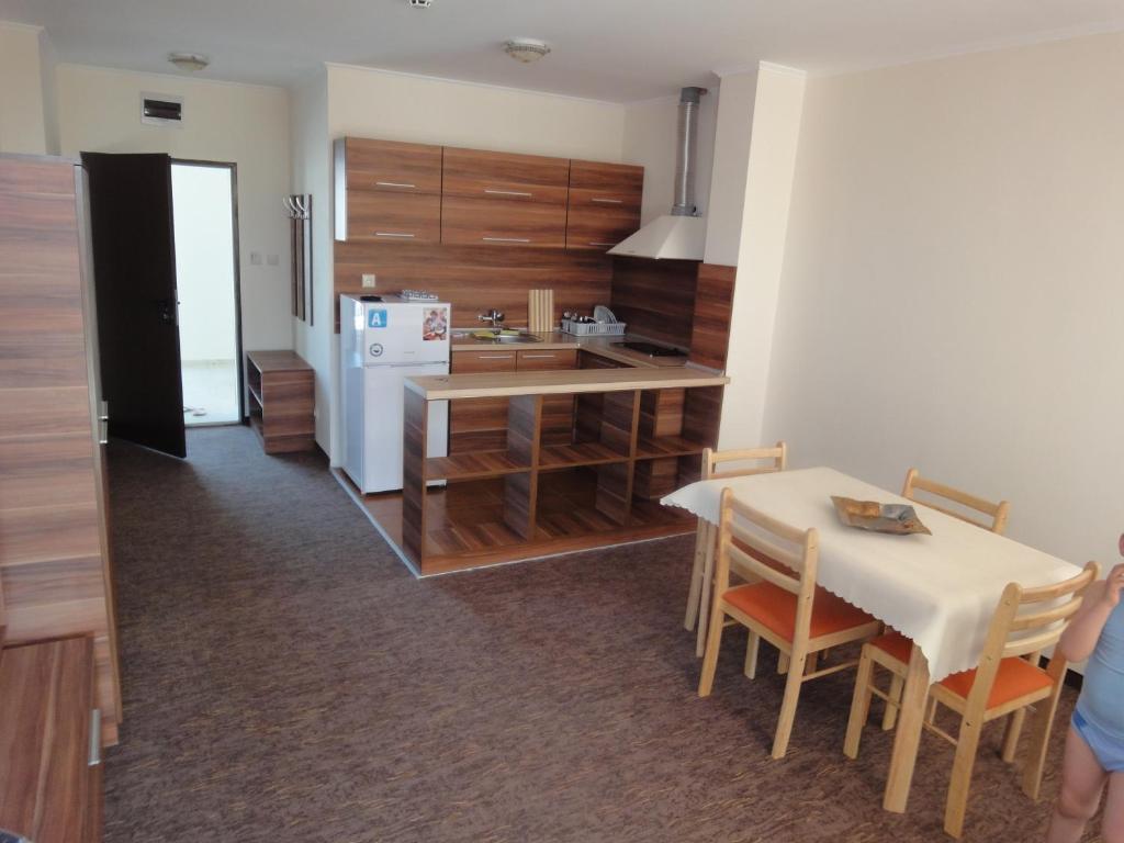 St. George Apartments Νεσέμπαρ Εξωτερικό φωτογραφία