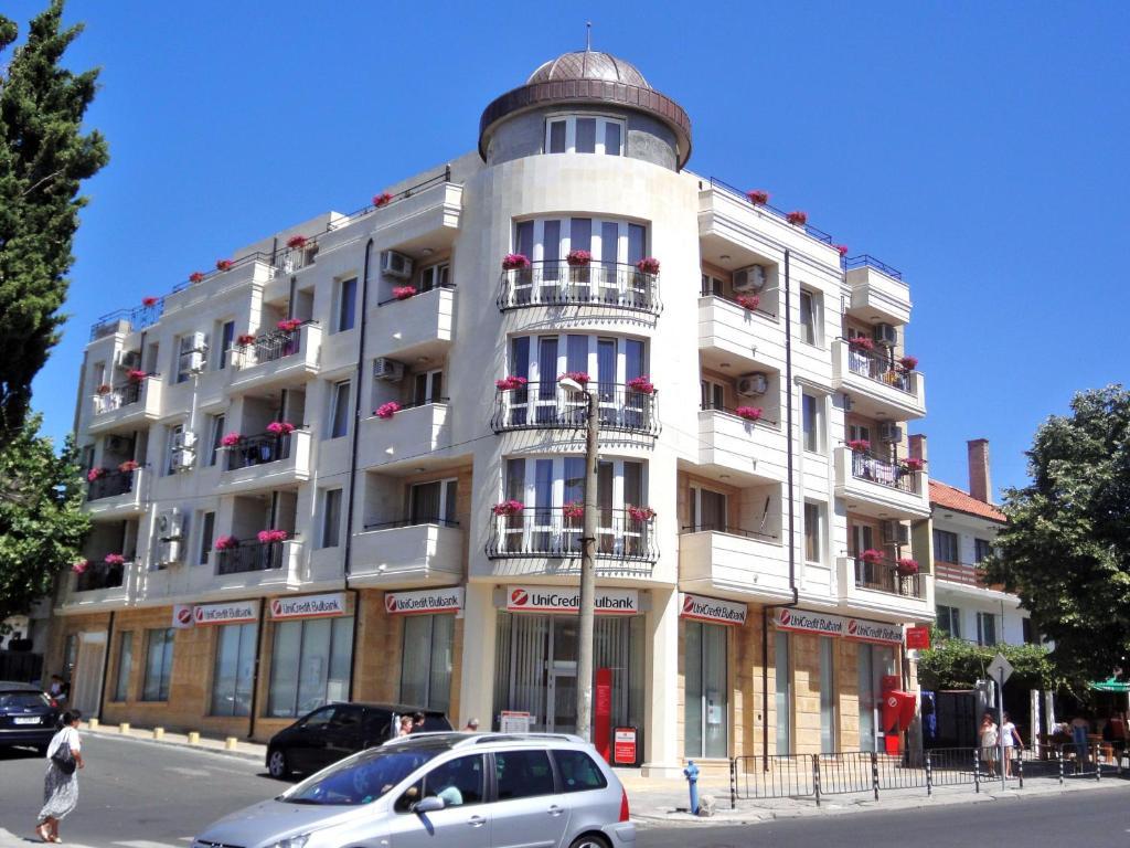 St. George Apartments Νεσέμπαρ Εξωτερικό φωτογραφία